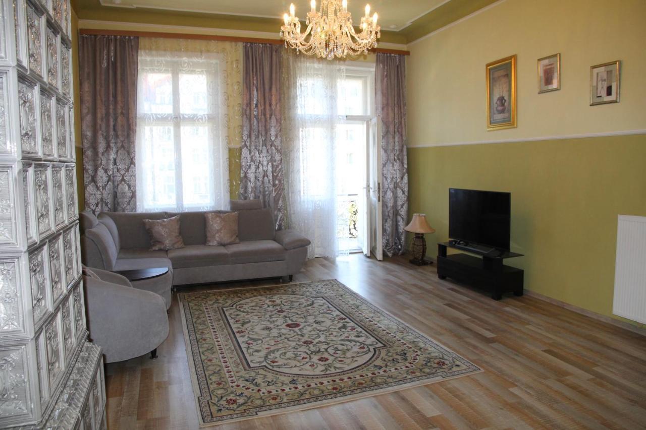 Apartman Sylva Na Stare Louce 42 卡罗维发利 外观 照片