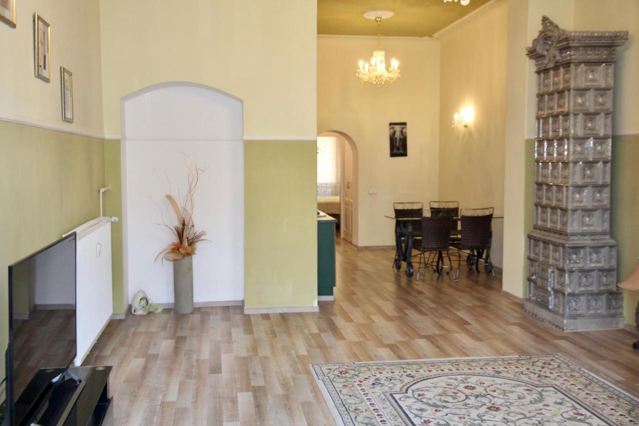 Apartman Sylva Na Stare Louce 42 卡罗维发利 外观 照片