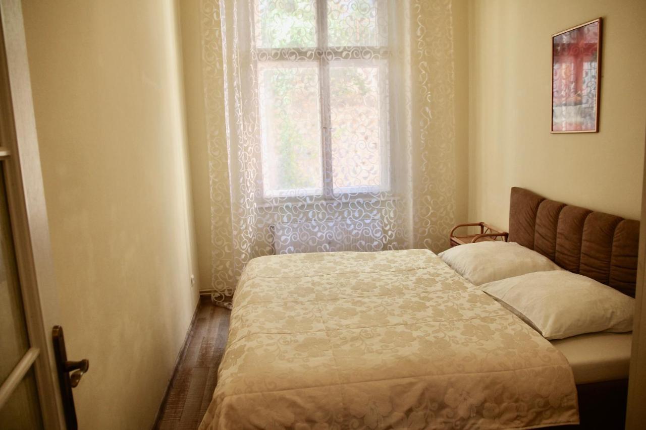Apartman Sylva Na Stare Louce 42 卡罗维发利 外观 照片